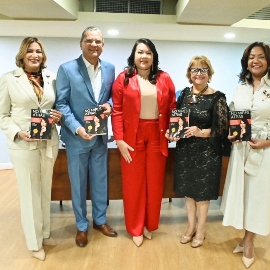 Entre discursos de superación, Sulin Lantigua lanza un libro sobre emprendimiento en medio de la incertidumbre que describe la propia obra