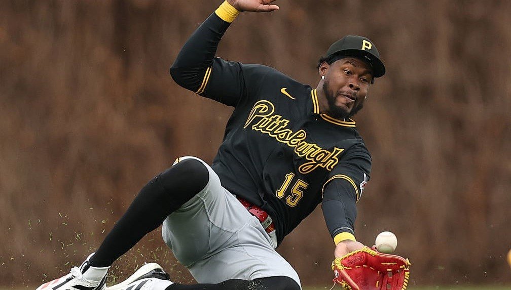 Oneil Cruz vuelve tras 58 juegos fuera y los Piratas administran su regreso bajo vigilancia médica