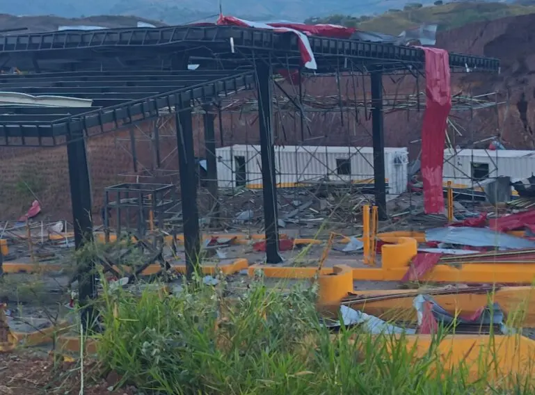 Ataque con explosivos destruye un peaje en la Vía Panamericana y tensiona el arranque de De la Espriella