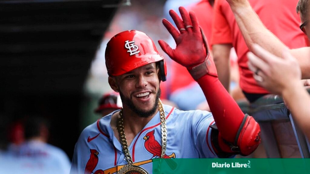 Joshua Báez llega a la MLB y reaviva el contraste entre talento dominicano y política del espectáculo