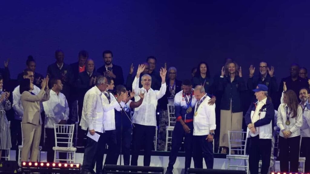 Abinader capitaliza con un almuerzo la cosecha de 150 medallas de Santo Domingo 2026
