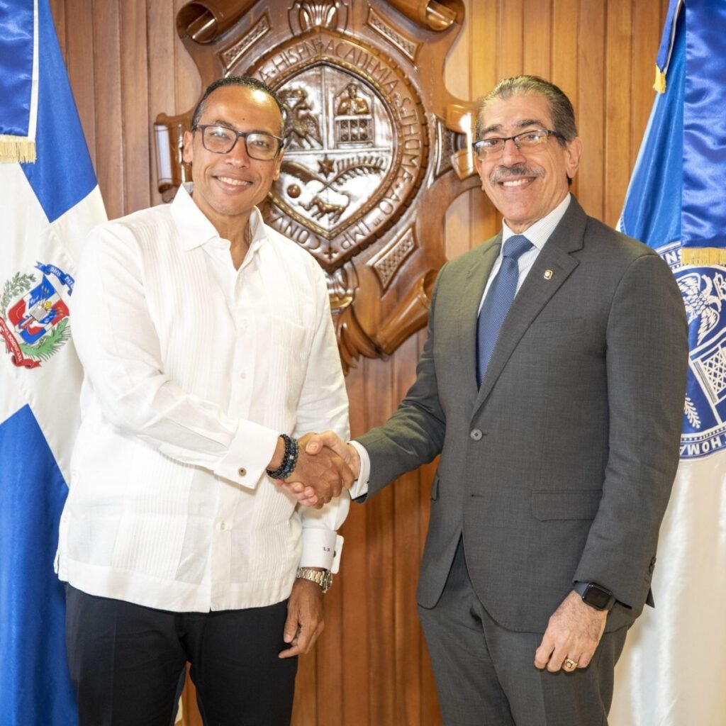 UASD y Pasaportes pactan oficinas biométricas en los recintos, con puesta en marcha gradual