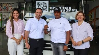 Bellón entrega un camión Dayun en Santo Domingo al cierre de la promoción “Móntate con Dyllu”