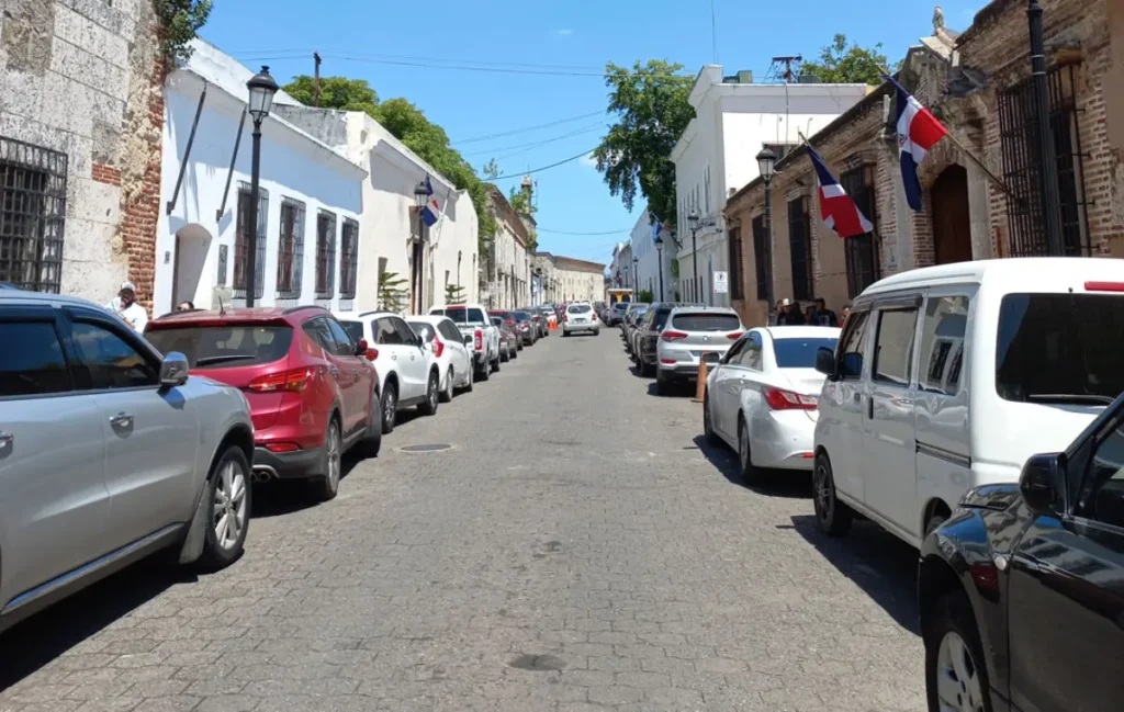 Plan que restringe el tránsito en la Zona Colonial arranca el lunes con controles permanentes y nuevas exigencias de vigilancia