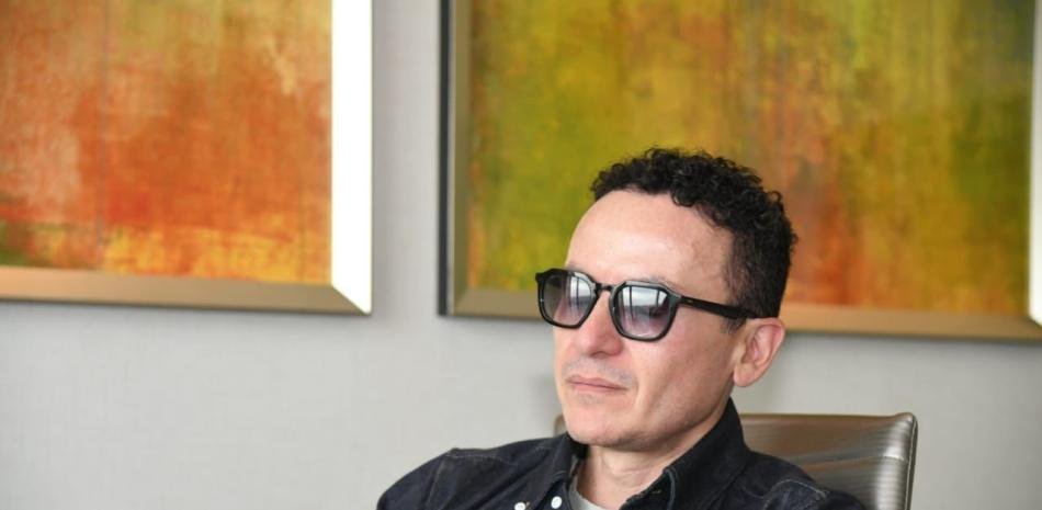 Fonseca llega a Santo Domingo con un álbum personal y la capital vuelve a quedar entre cultura y gestión