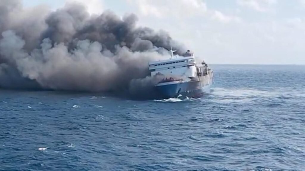 Cinco muertos y 41 desaparecidos en ferry de Indonesia reabren alertas por fallas de control