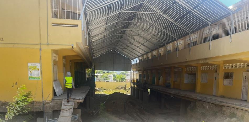 780 alumnos de Cienfuegos siguen sin aulas mientras sigue la reconstrucción de su escuela