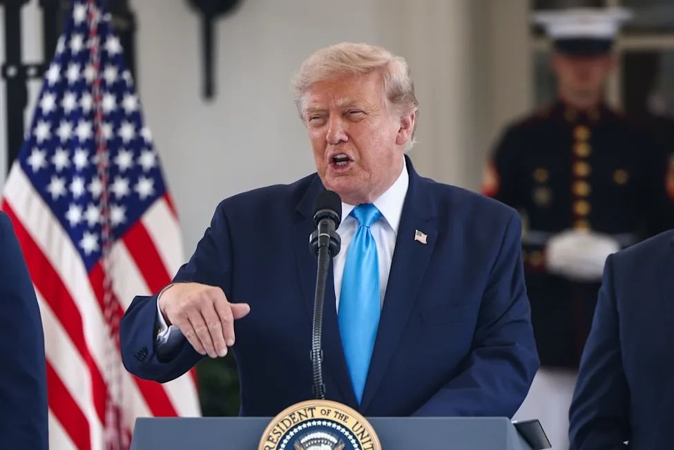 Trump presenta un pacto petrolero con Venezuela como el mayor de la historia y augura gasolina más barata