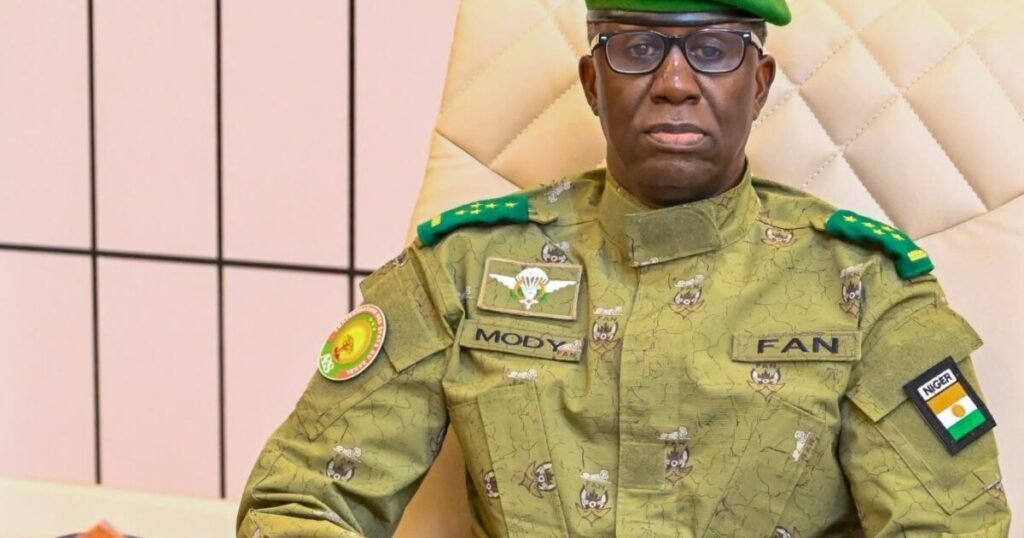 Noche de disparos y explosiones sacude Niamey y la junta habla de un golpe en curso