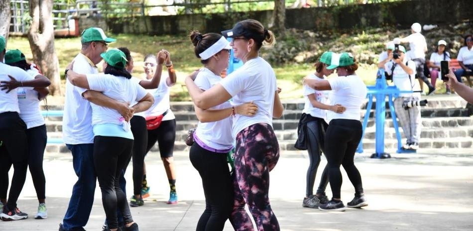 Cipesa reúne a periodistas en una caminata por la salud y el bienestar