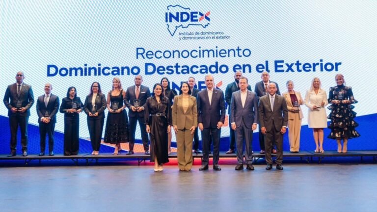 Abinader y el Gobierno colocan la diáspora en primer plano durante homenaje a 14 dominicanos en EE.UU.