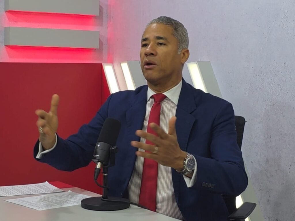 Cueto desplaza el balance de gestión y lleva al PRM de Santiago a un debate sobre su propio relato de obras