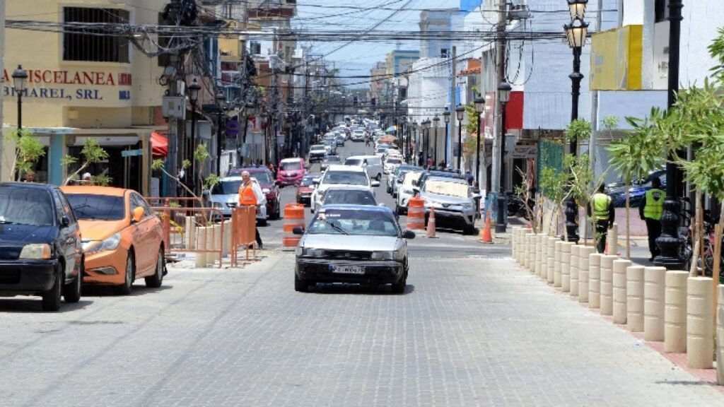 Frenan la obra de la calle Del Sol tras reclamos del comercio por pérdidas y fallas en el plan