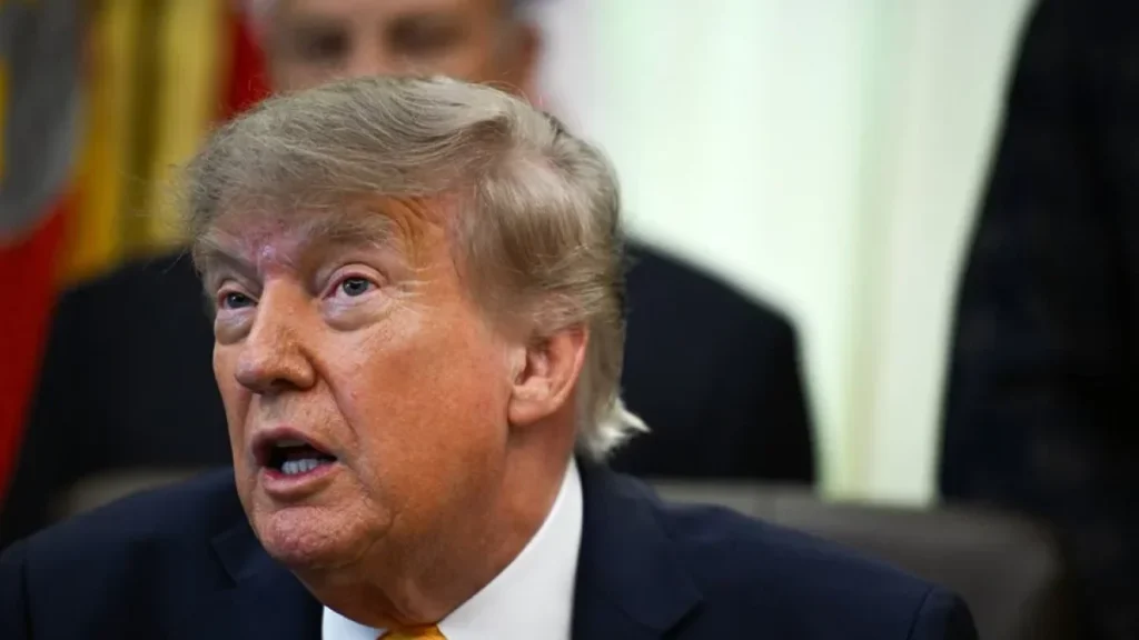 Trump sube el tono contra la Fed y agita la amenaza comercial para forzar una rebaja de tipos