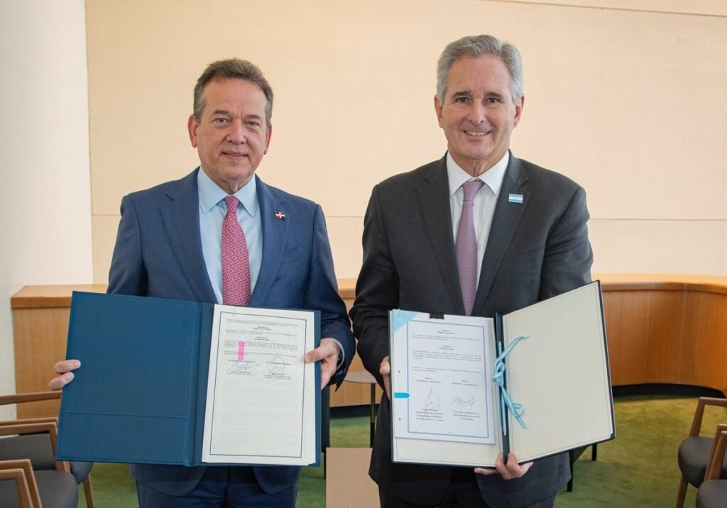 RD y Argentina sellan un acuerdo aéreo que amplía operaciones y deja la mira puesta en su aplicación