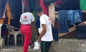 Jornadas de la Cruz Roja exponen la presión sanitaria que persiste en sectores del Gran Santo Domingo