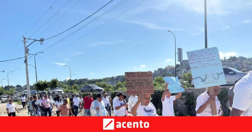 Parroquias de La Ciénaga, Guachupita y Los Guandules piden respuestas por basura, cañadas y aulas insuficientes