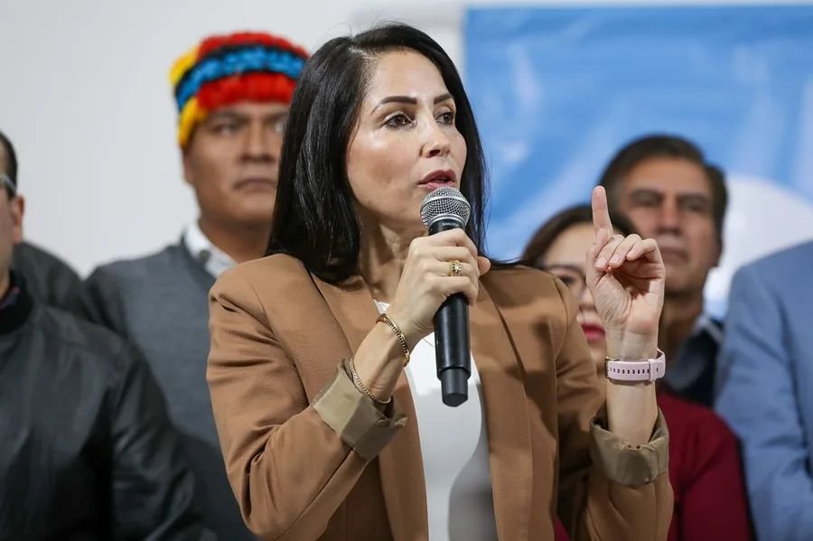 Tribunal de Ecuador cierra la vía electoral a Luisa González y agrava la crisis alrededor de Revolución Ciudadana