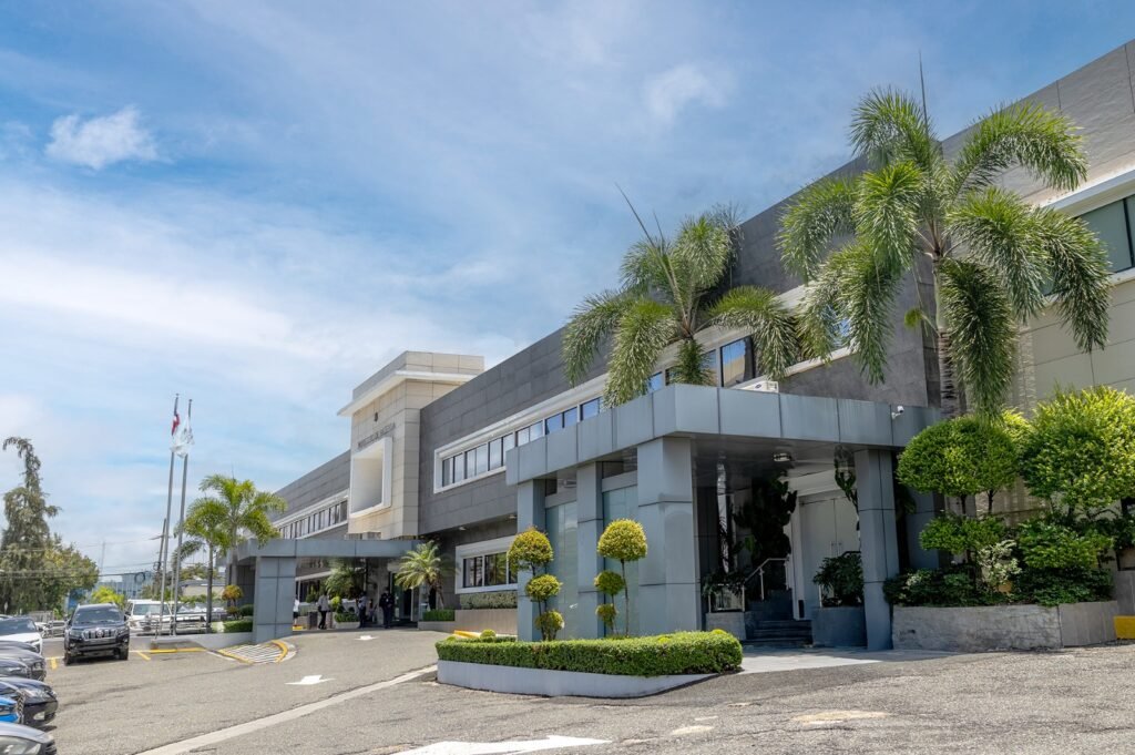 Hacienda mueve US$1,600 millones a 2039 y aplaza presión de deuda que vencía en 2027