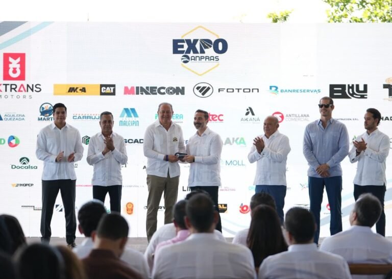 Expo 2026 abre con RD$3,000 millones en financiamiento y becas, mientras persiste la exigencia de traducir la inversión vial en resultados verificables